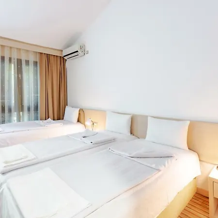 Hotel Pela 4*