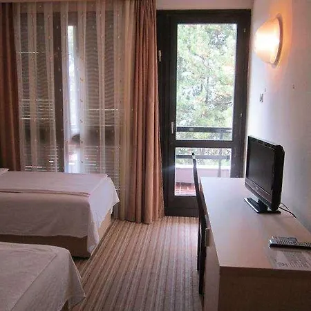 Hotel Pela 4*