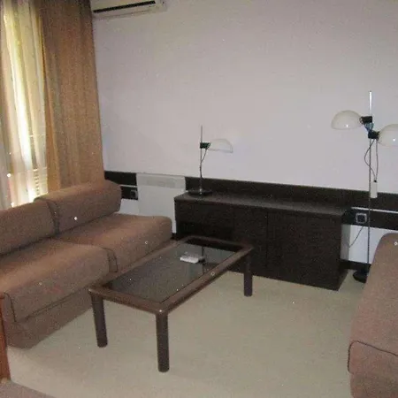 Hotel Pela 4*
